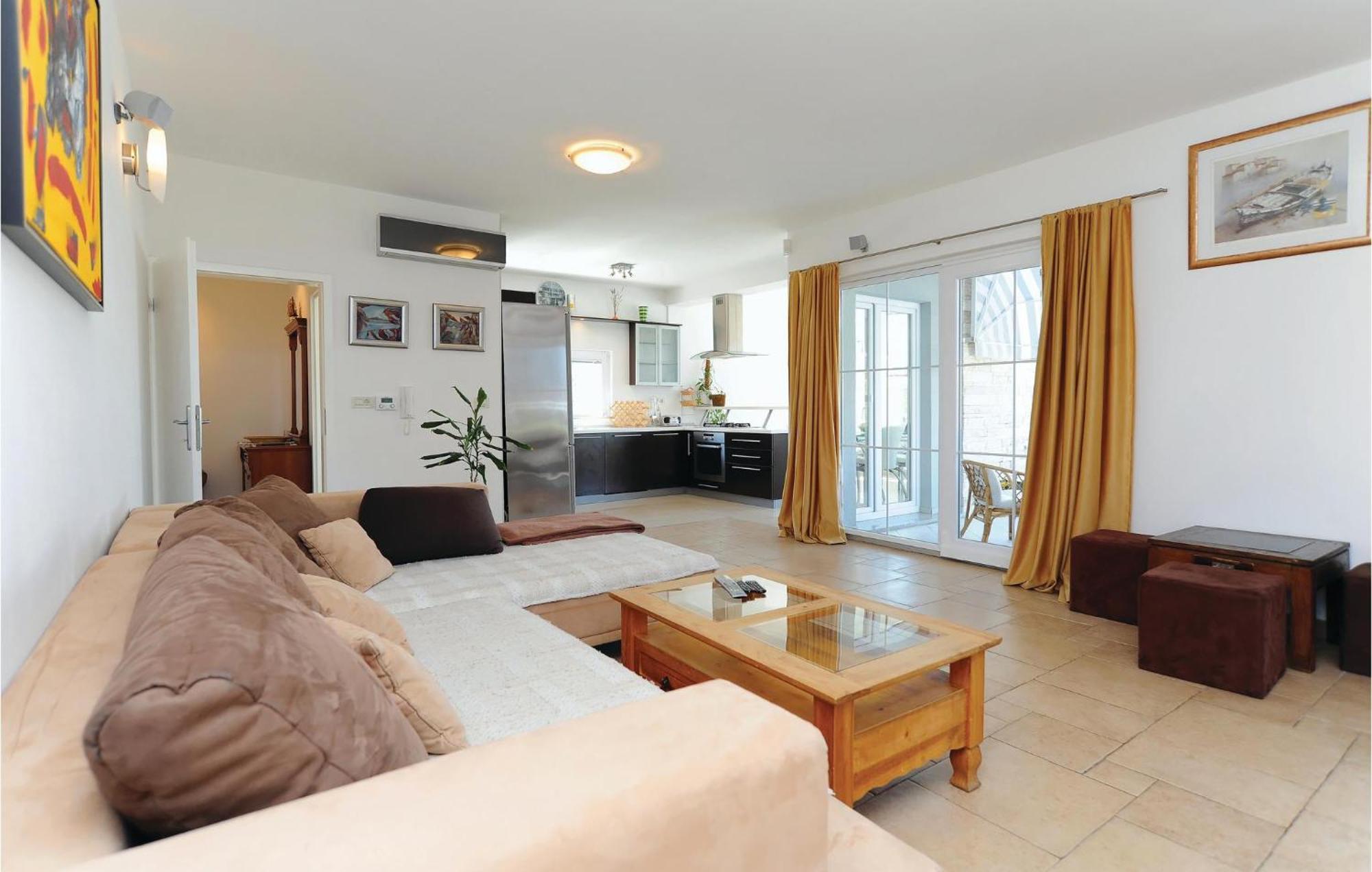 5 Bedroom Amazing Home In Debeljak Exterior foto