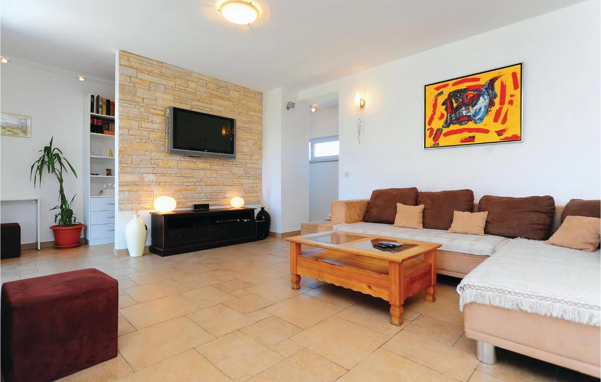 5 Bedroom Amazing Home In Debeljak Exterior foto