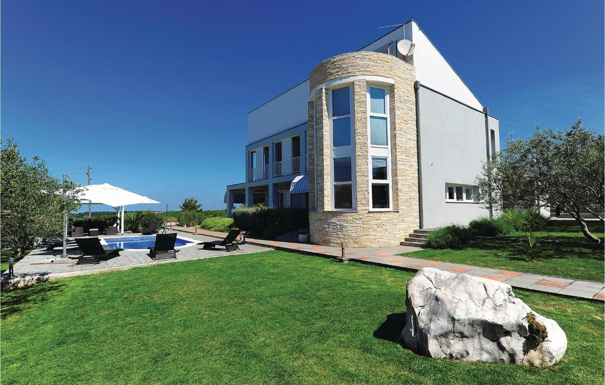5 Bedroom Amazing Home In Debeljak Exterior foto