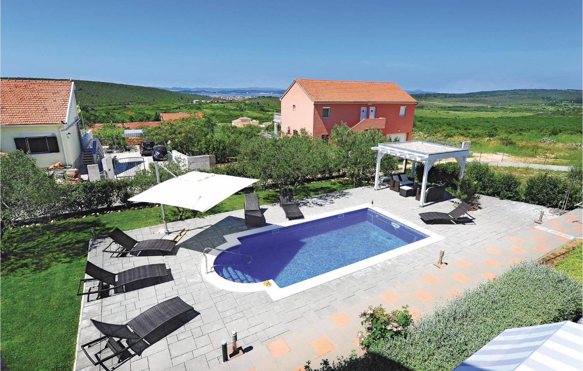 5 Bedroom Amazing Home In Debeljak Exterior foto